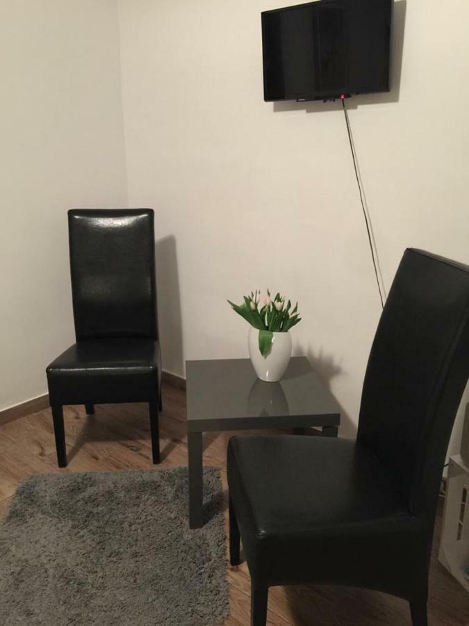 Przy Alei Krakowskiej Appartement Raszyn Buitenkant foto